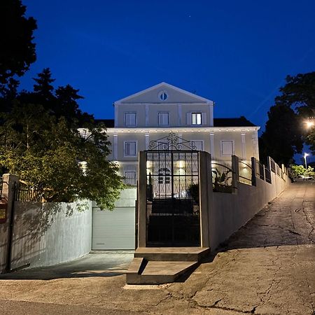 Captain' S Villa Boutique Hotel 베리로신즈 외부 사진