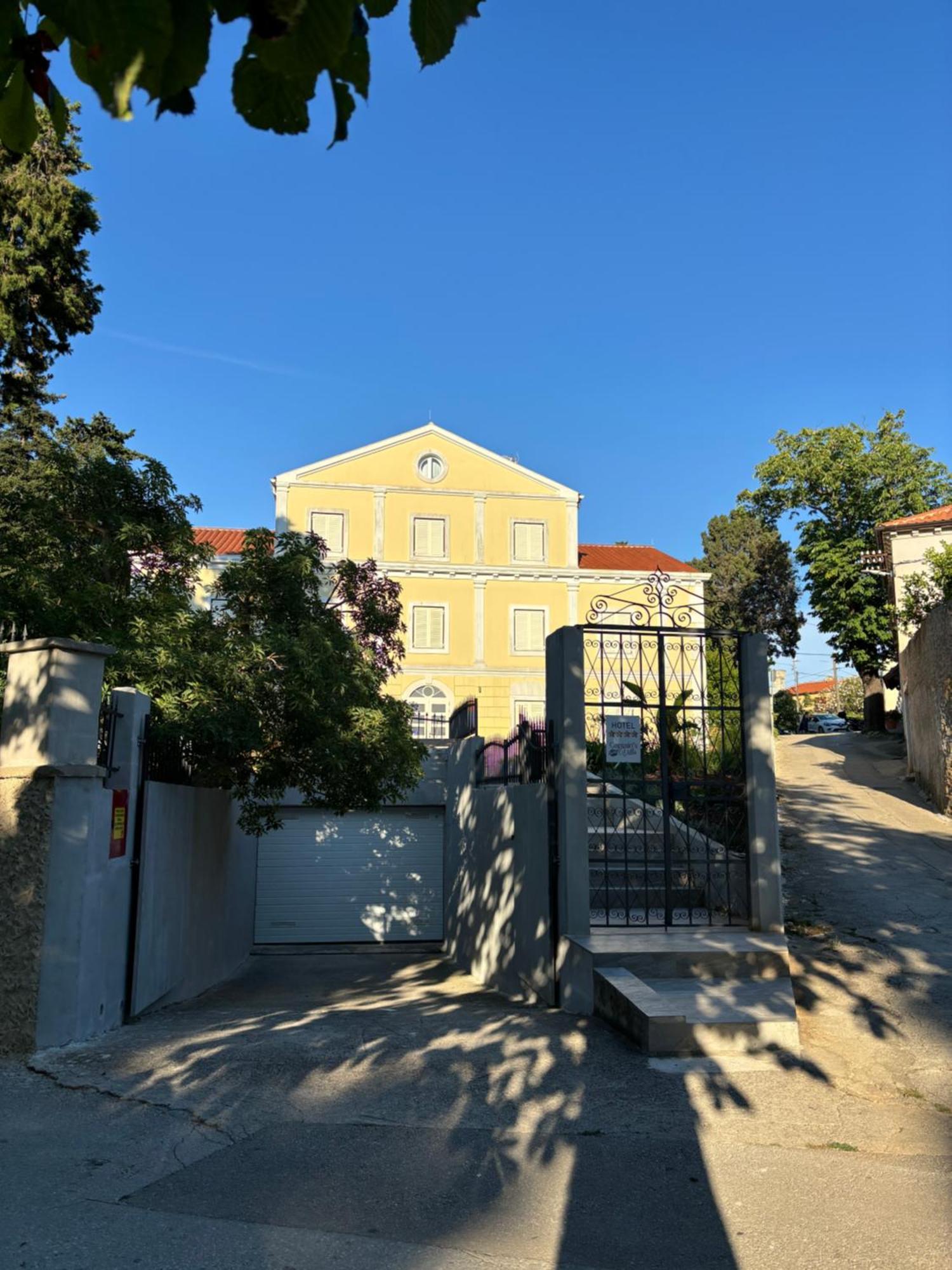 Captain' S Villa Boutique Hotel 베리로신즈 외부 사진