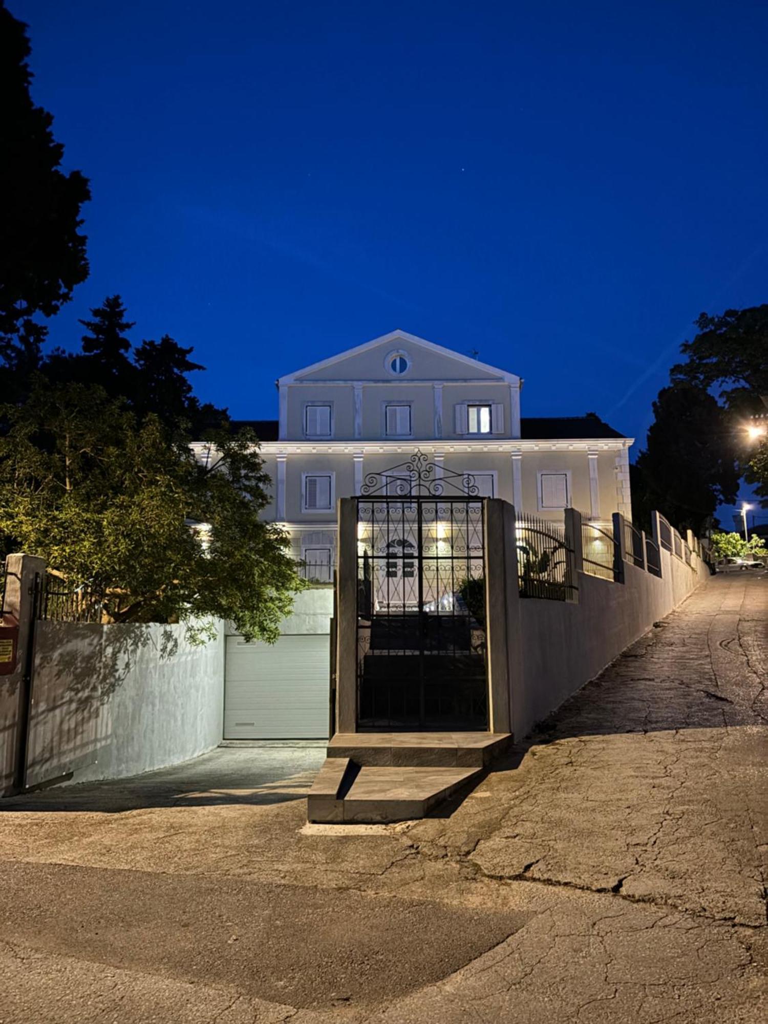 Captain' S Villa Boutique Hotel 베리로신즈 외부 사진